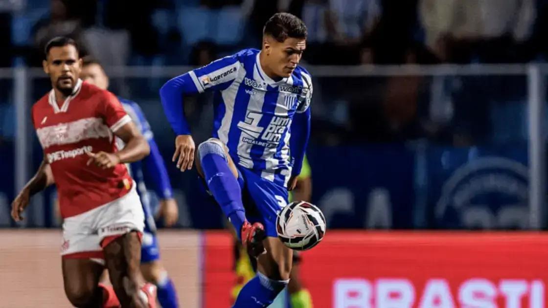 Avaí vence CRB com gol nos acréscimos e pressiona na Ressacada