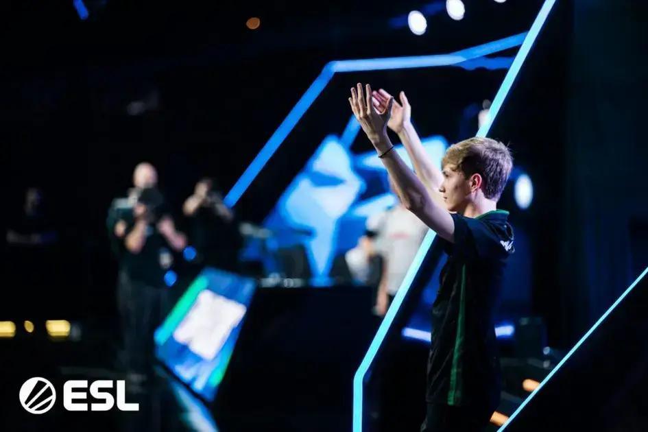 CS2 Falcons: NiKo revela como m0NESY colocou time na briga por títulos