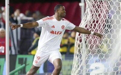 Internacional vence Bragantino e sobe na tabela do Brasileirão